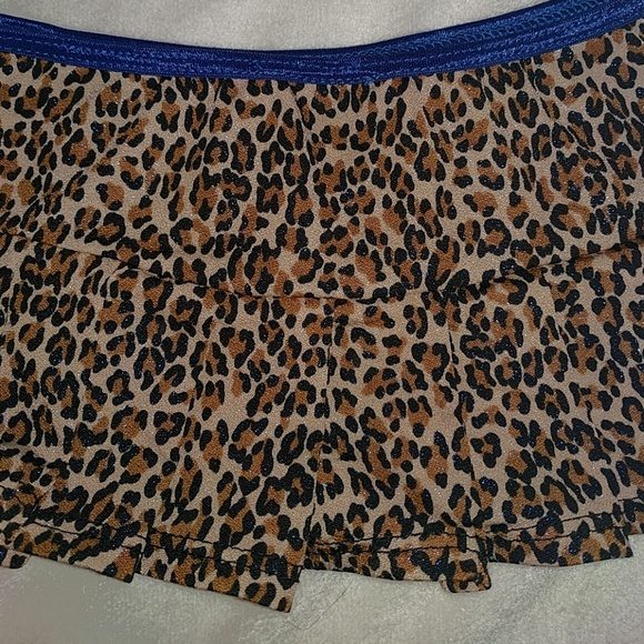 Leopard Corset w/ Matching Miniskirt - Picture 4 of 4